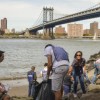 海辺をきれいに　Coastal Cleanup