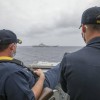 米軍艦と中国空母が接近、並走