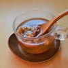 杜仲茶は「腎」と「肝」を強化し関節と筋肉をサポートする膝の神食材【健康長寿に役立つ高齢薬膳】