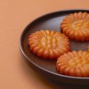 韓国で大流行のお菓子「薬菓」って？ ドラマでもよく見るあの花形のお菓子、日本でも買える？どんな味？