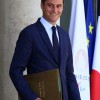 フランス首相辞任へ