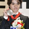 宇野昌磨さん、団体銀メダル手に