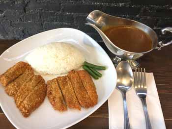 「チキンカツカレー」