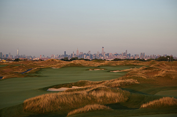 トランプ・ゴルフ・リンクス（photo: www.trumpferrypoint.com）