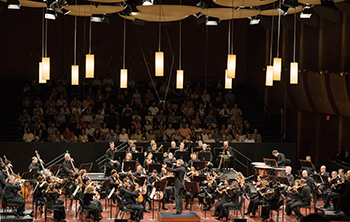 Mostly Mozart Festival Orchestra; Louis Langrée, conductor（photo: Matt Dine）