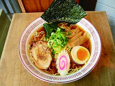 醤油ラーメン（11ドル）