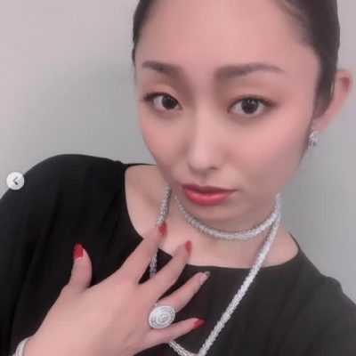 安藤美姫 ジュエリーを身に着けた自撮りにネット賛否 勘違いしてない Daily Sun New York